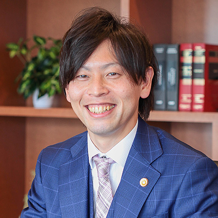 弁護士 伊﨑 千洋